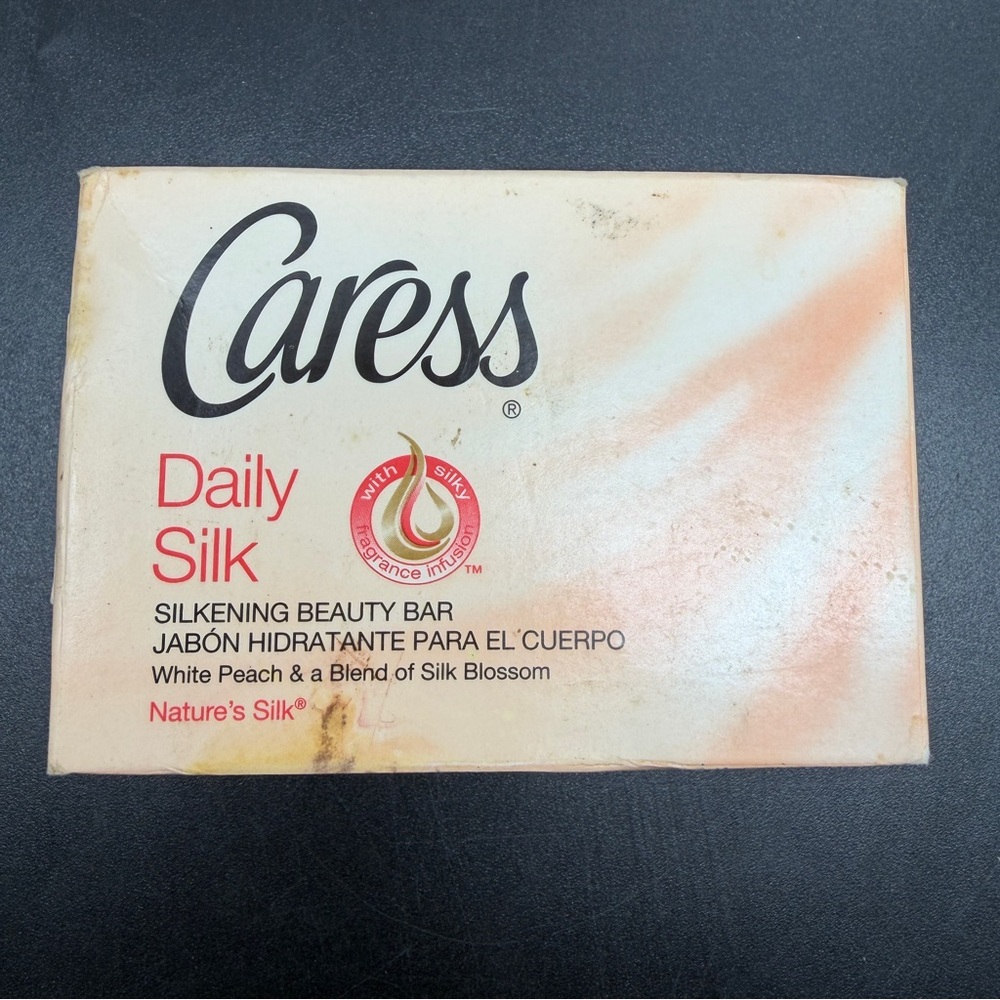 Vintage Caress Daily Silk Beauty Bar White Peach & Silk Blossom Soap New In Box
